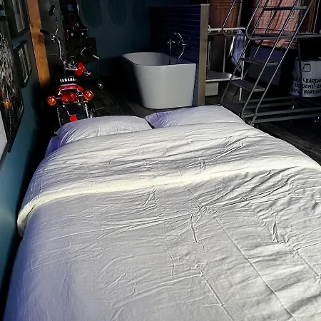 Le Garage - Insolite A 2 Pas De Lille Comines