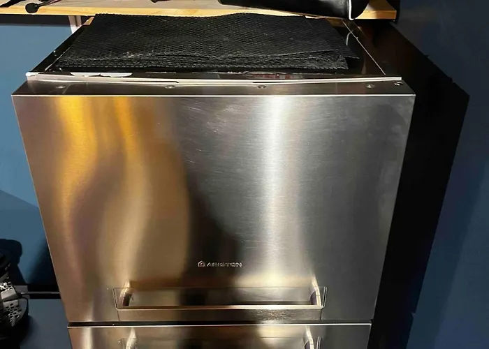 Apartment Le Garage - Insolite A 2 Pas De Lille Comines